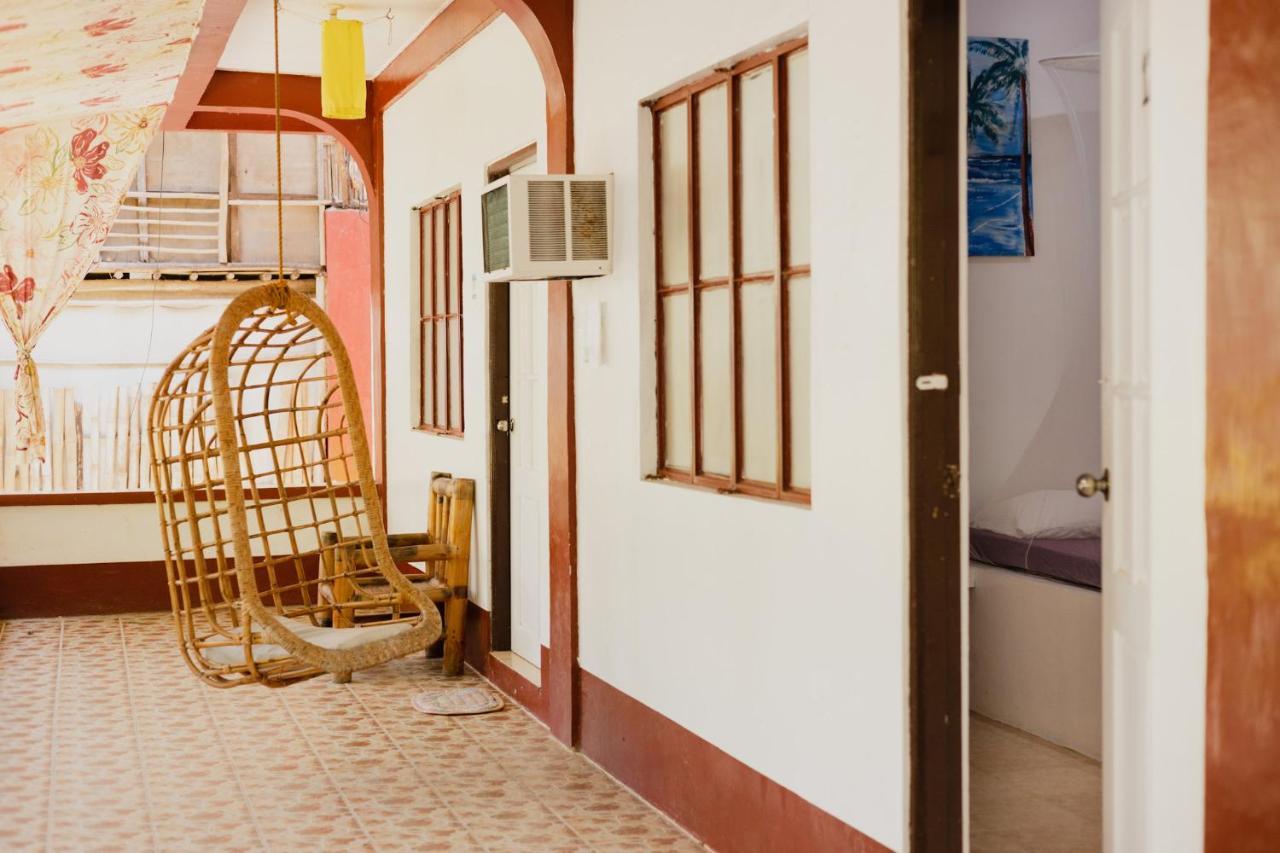Puerto Galera Hostel Exteriör bild